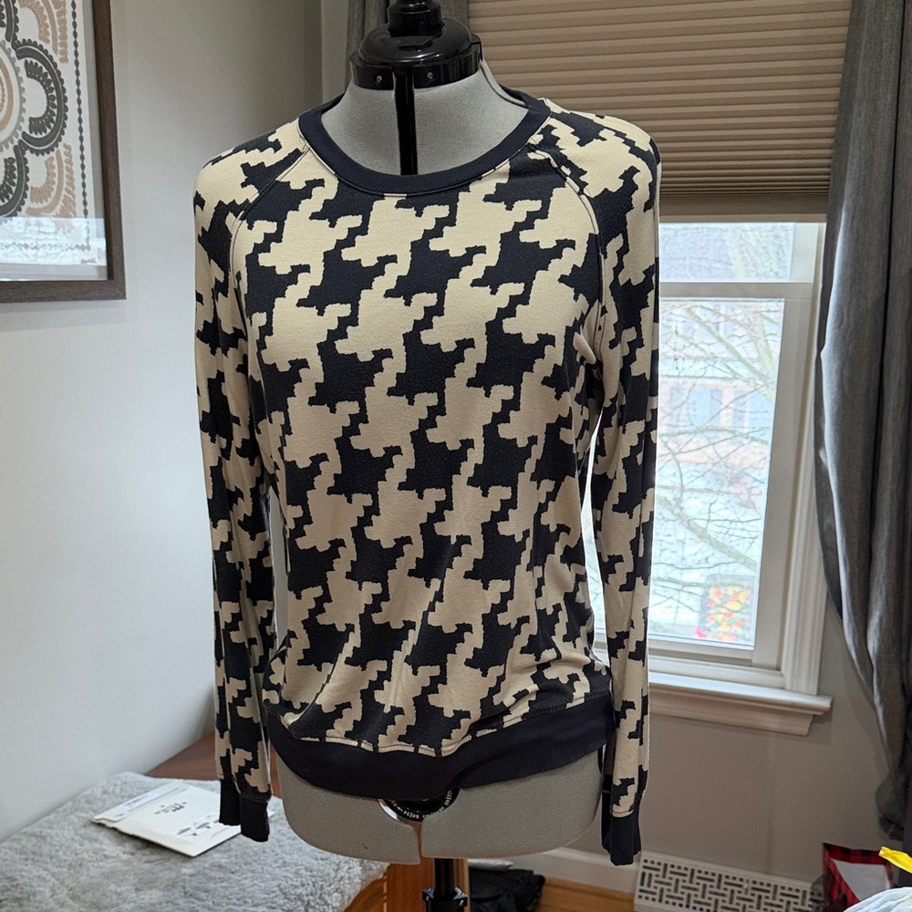 Navy and Cream Houndstooth Top